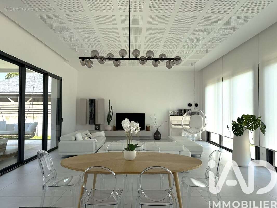 Photo 2 - Maison à MONTREUIL-JUIGNE
