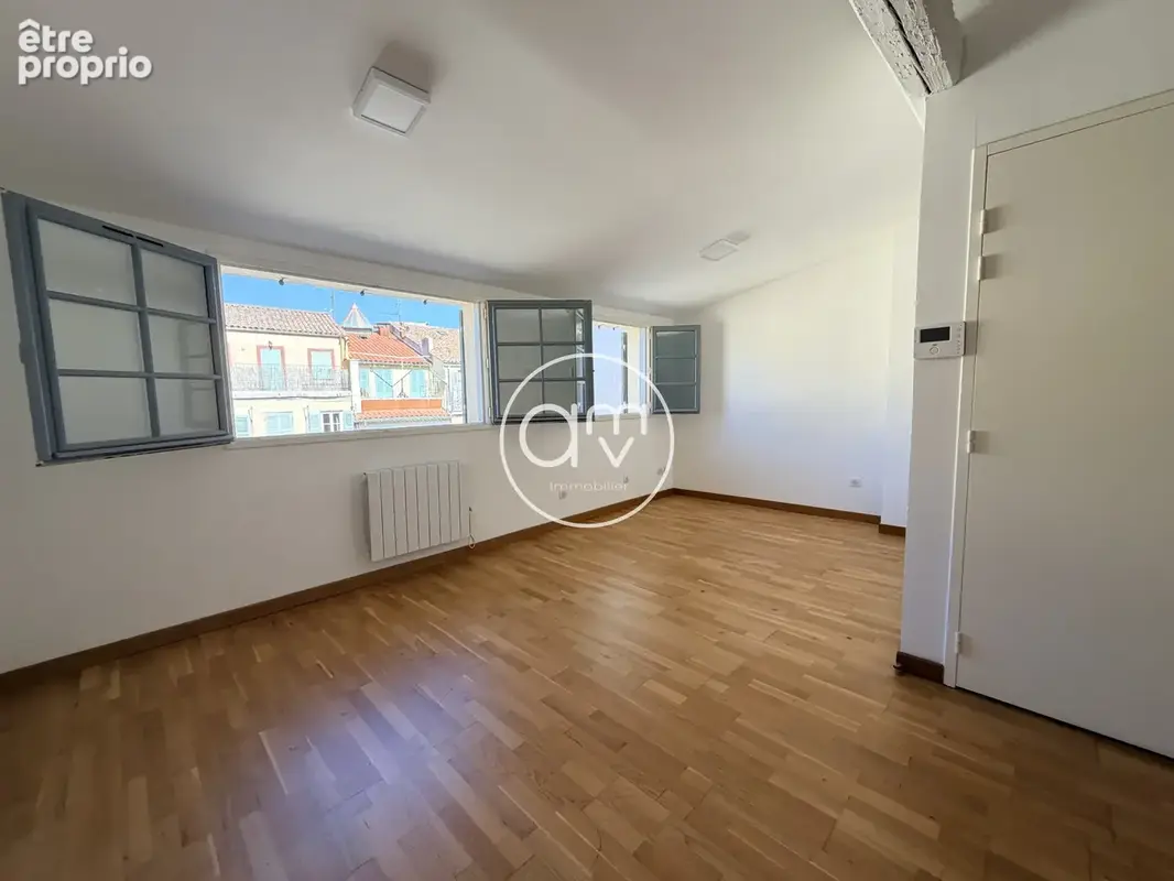 Appartement T2 - 56m2 rénovés - dernier étage - Cours Lafayette proche du Port - photo 5