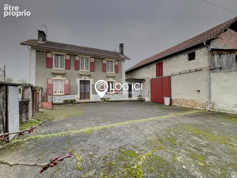 Ancien corps de ferme avec maison d'habitation, grange et hangar - photo 2
