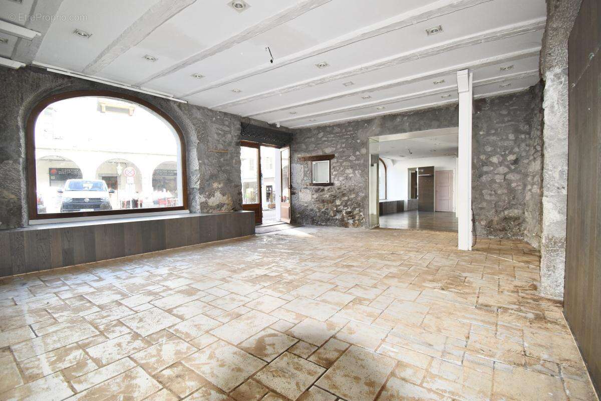 Appartement à LA ROCHE-SUR-FORON