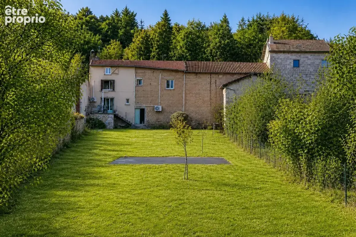 Maison de 6 pièces de 122 m² à Ambert - photo 1