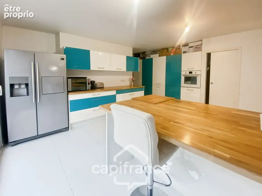 Maison à vendre 8 pièces CARQUEIRANNE (83) - Quartier Canebas - 6 chambres - 220 m2 habitable - Piscine - photo 11