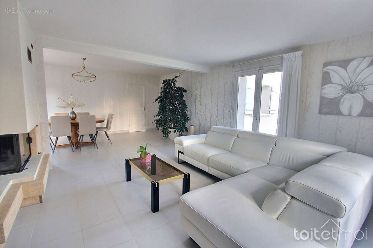 Maison à MAGNY-LES-HAMEAUX