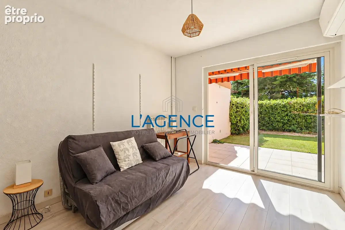 Hyères   appartement t3 de 68 m2 avec jardin privatif de 80 m2 et parkin - photo 9