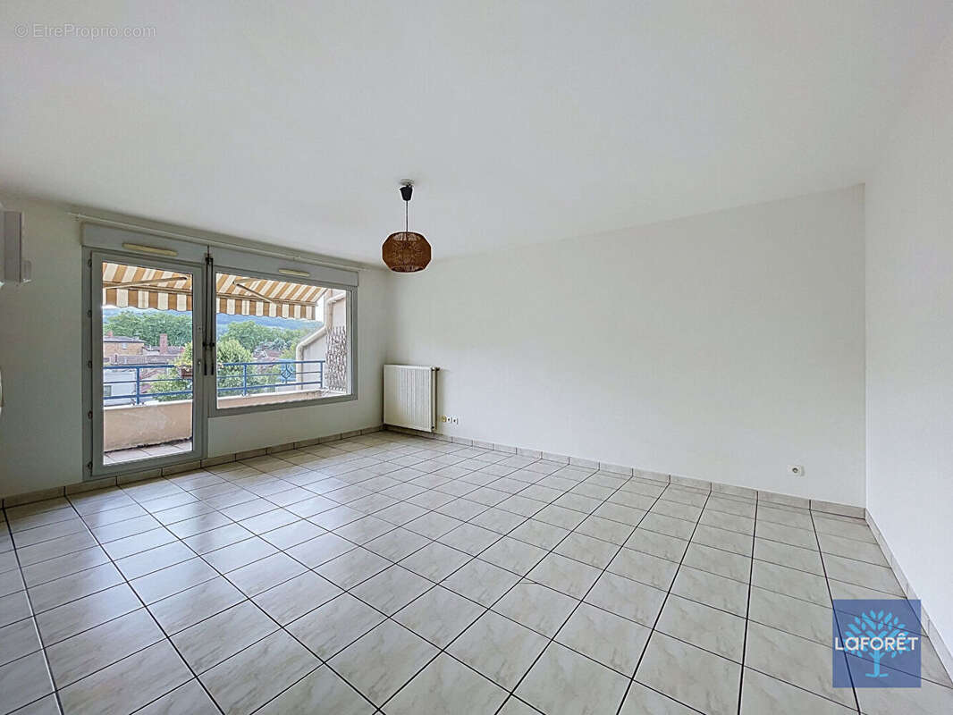 Appartement à NEUVILLE-SUR-SAONE