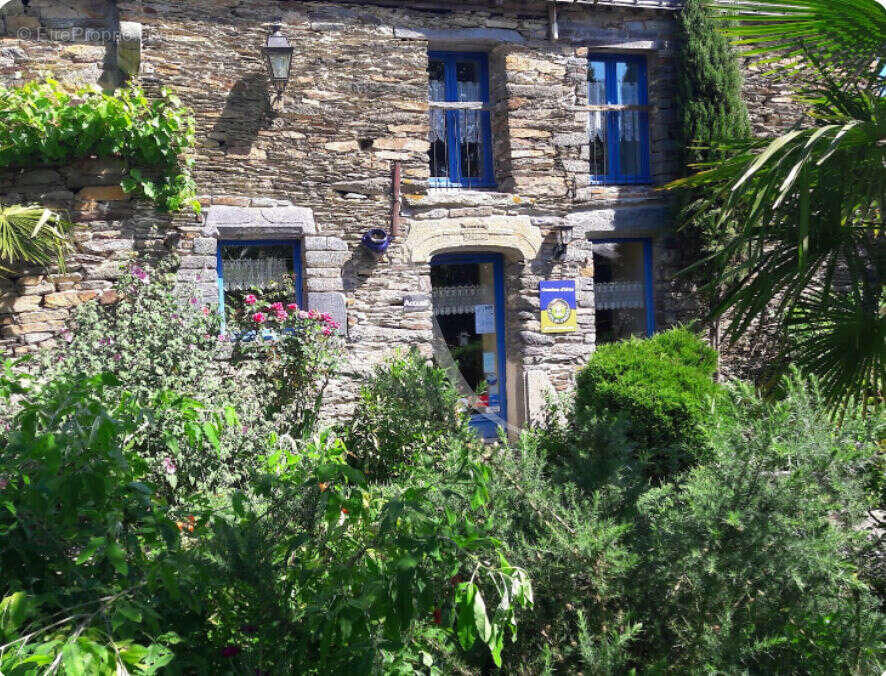 Commerce à LA GACILLY