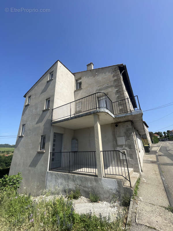 Appartement à UNIEUX