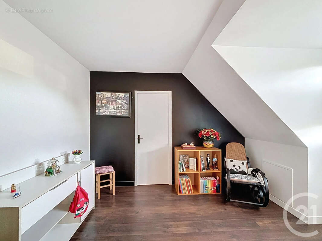 Maison à SAVIGNY-LE-TEMPLE