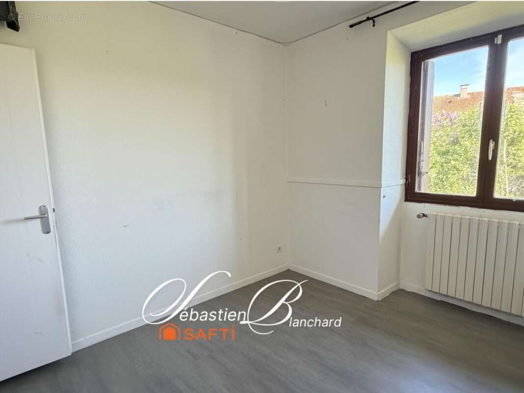 Maison 144 m² à Chanay  - photo 9