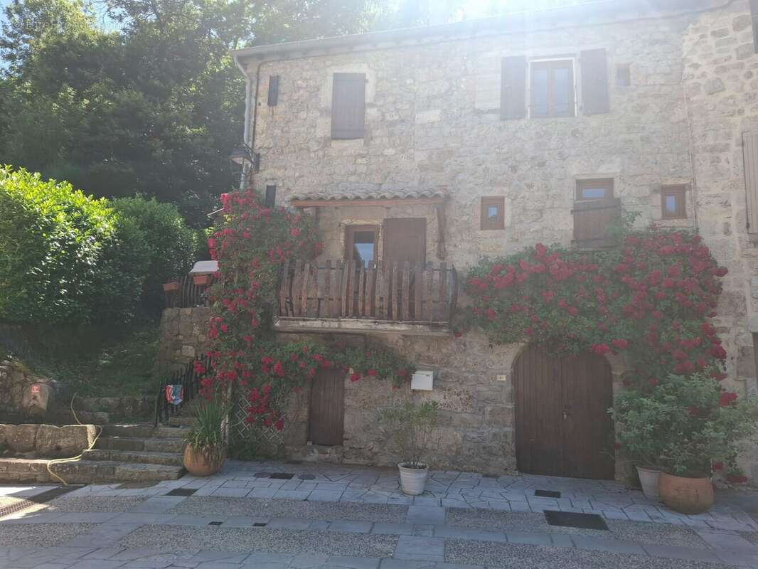 Maison à MONTPEZAT-SOUS-BAUZON