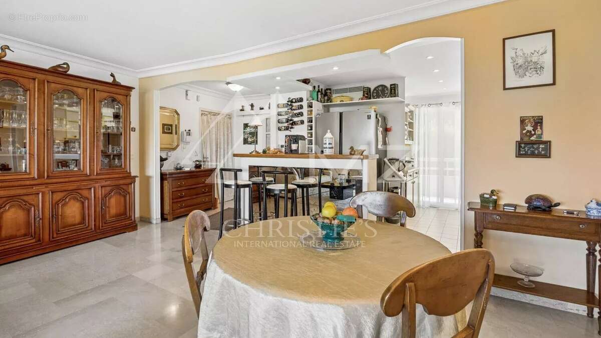 Appartement à LE CANNET