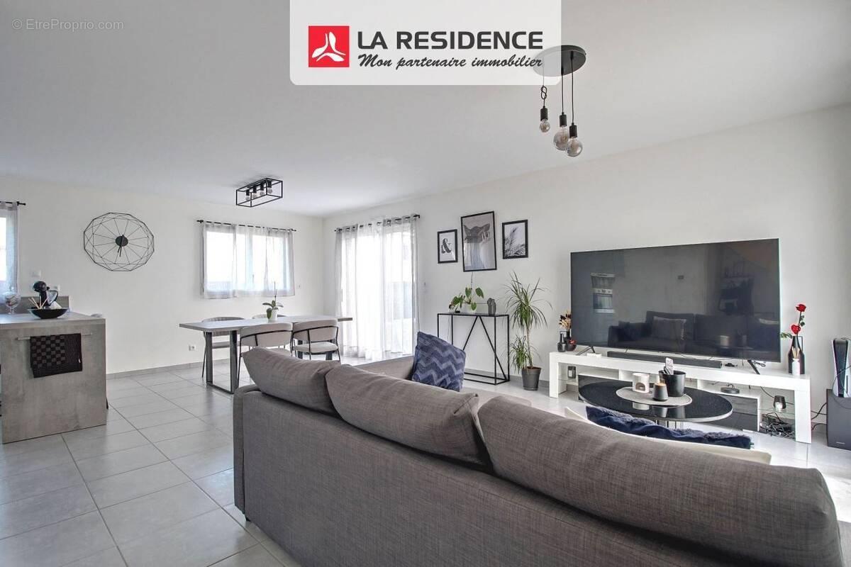 Maison à SAINT-ETIENNE-DU-ROUVRAY