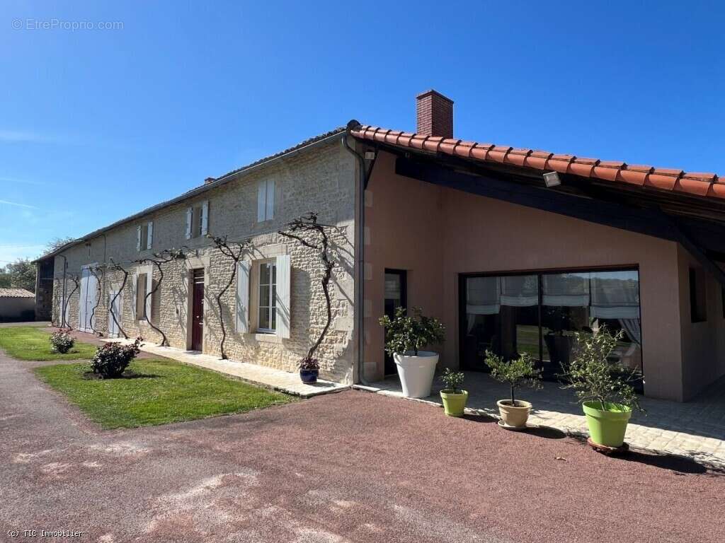 Maison à SAUZE-VAUSSAIS