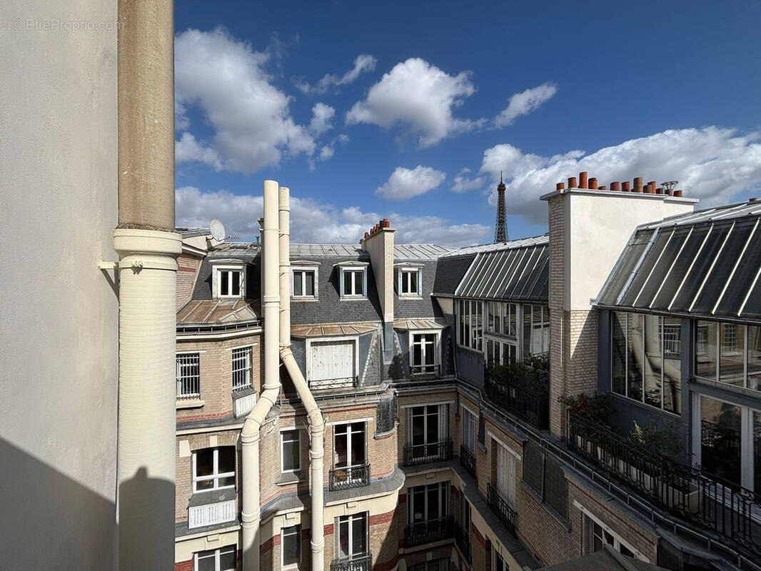 Appartement à PARIS-16E