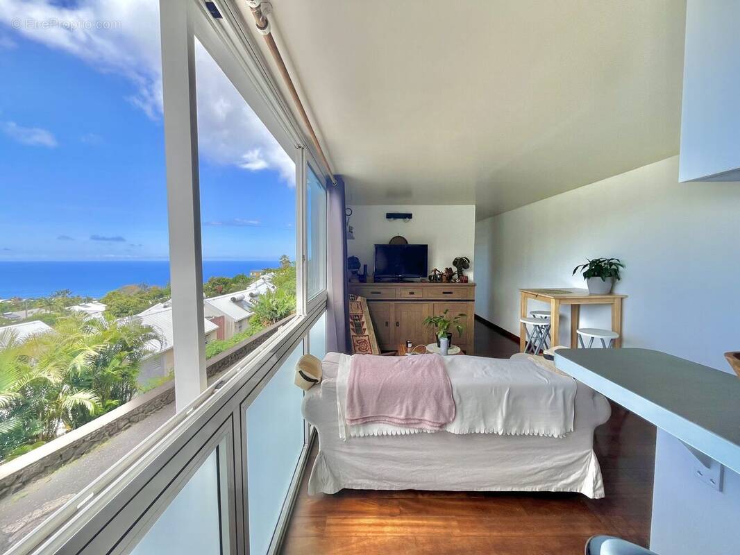 Appartement à LES AVIRONS