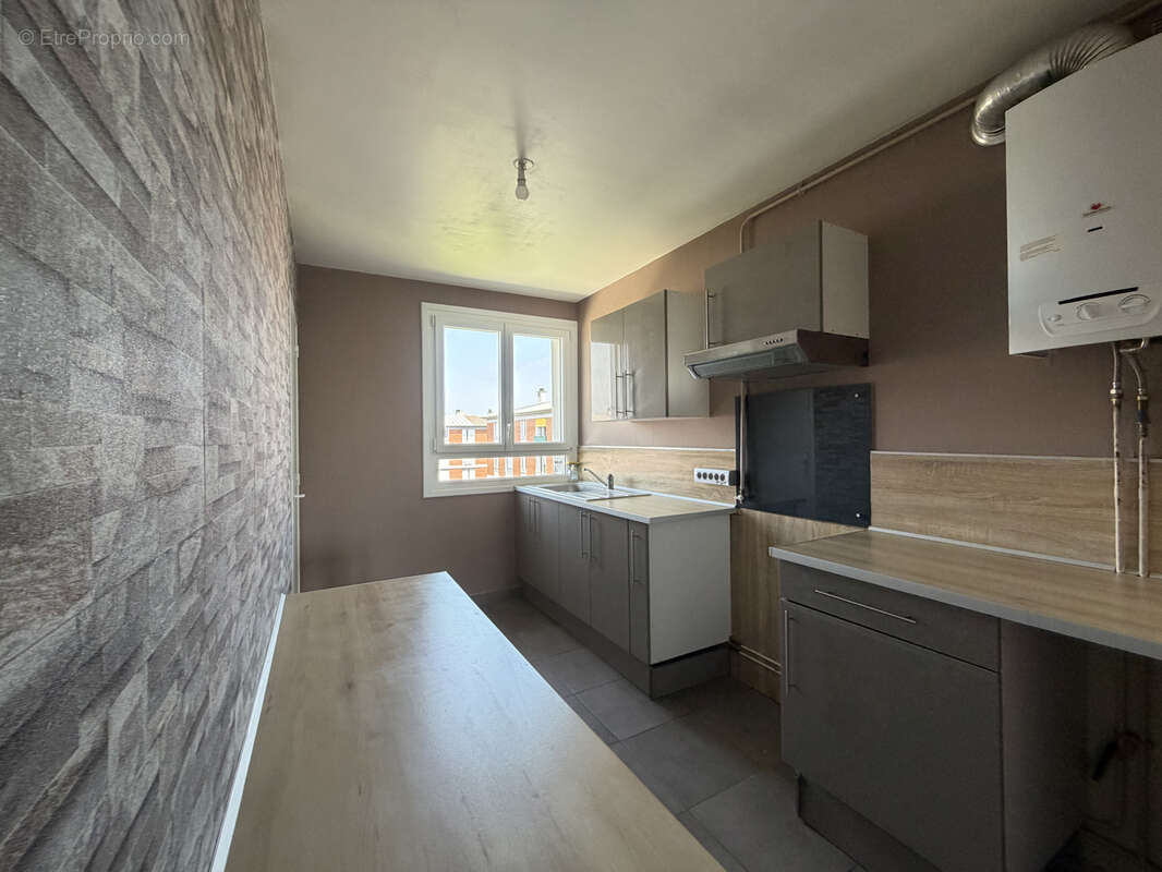 Appartement à SAINT-JULIEN-LES-VILLAS