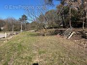 Terrain à LA ROQUE-D'ANTHERON