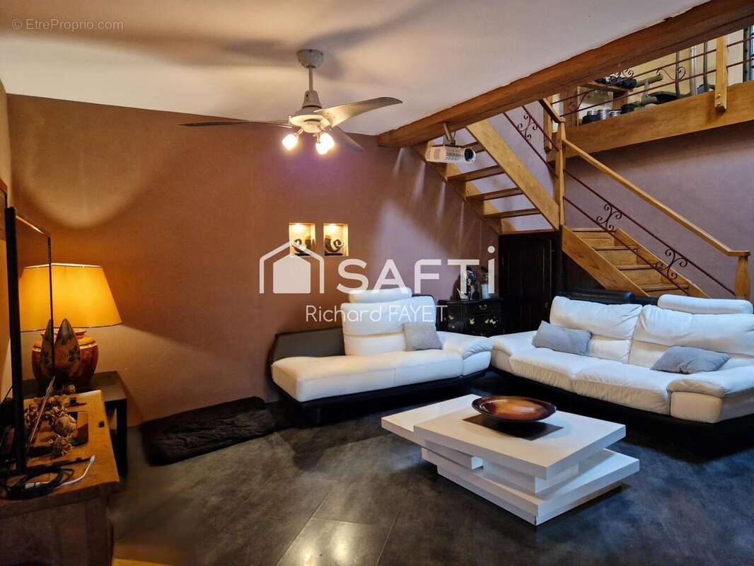 Maison 497 m² à Mosnac  - photo 6