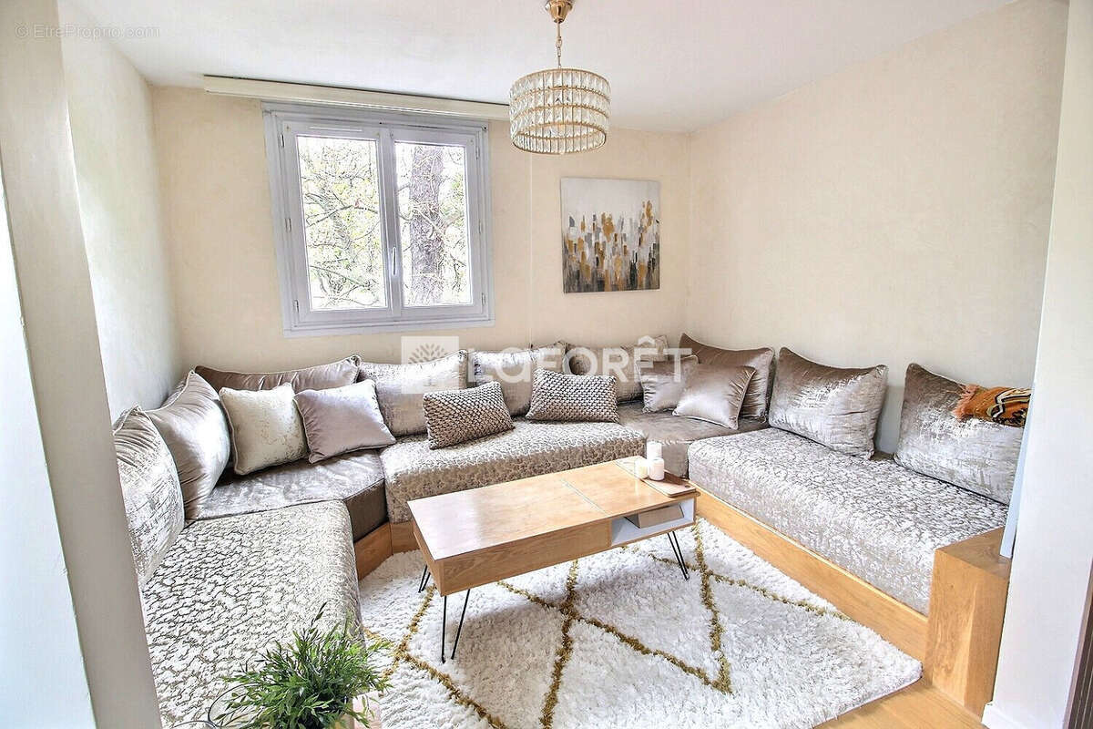 Appartement à GENNEVILLIERS