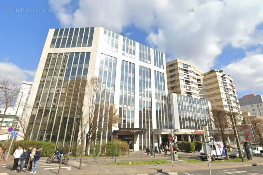 Commerce à SURESNES