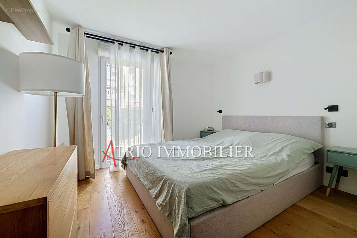 Appartement à SAINT-LAURENT-DU-VAR