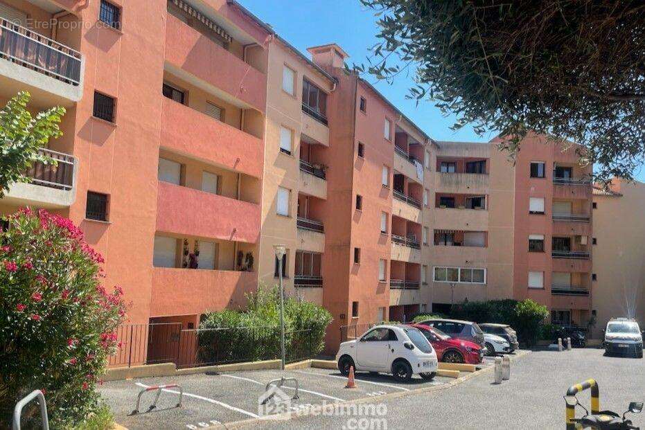 Parking 13 m² à Sainte-Maxime  - photo 3