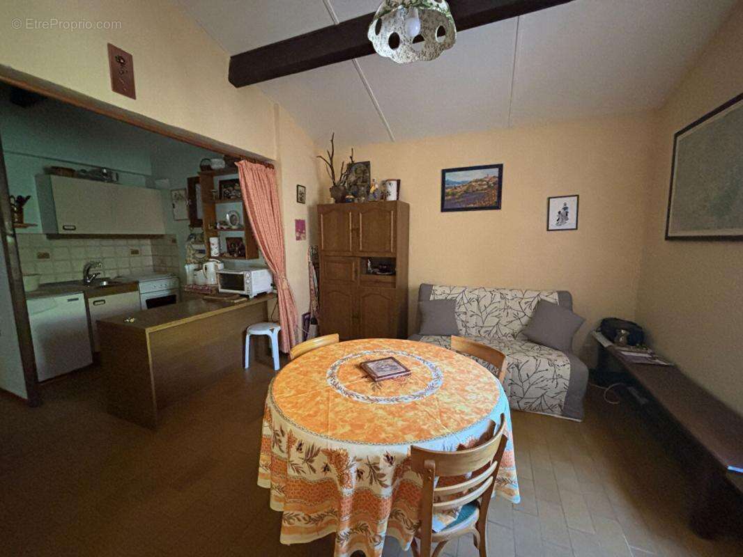 Maison à MEJANNES-LE-CLAP