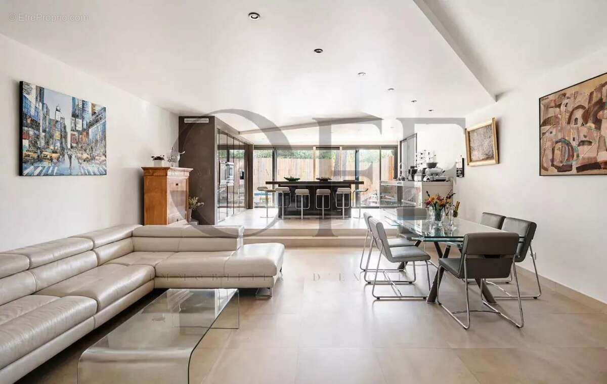 Appartement à MARSEILLE-7E