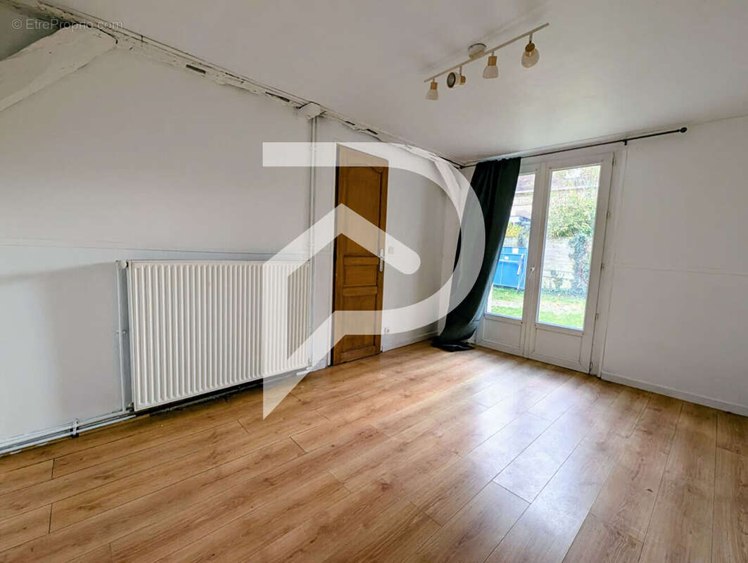 Maison à SAINT-SULPICE