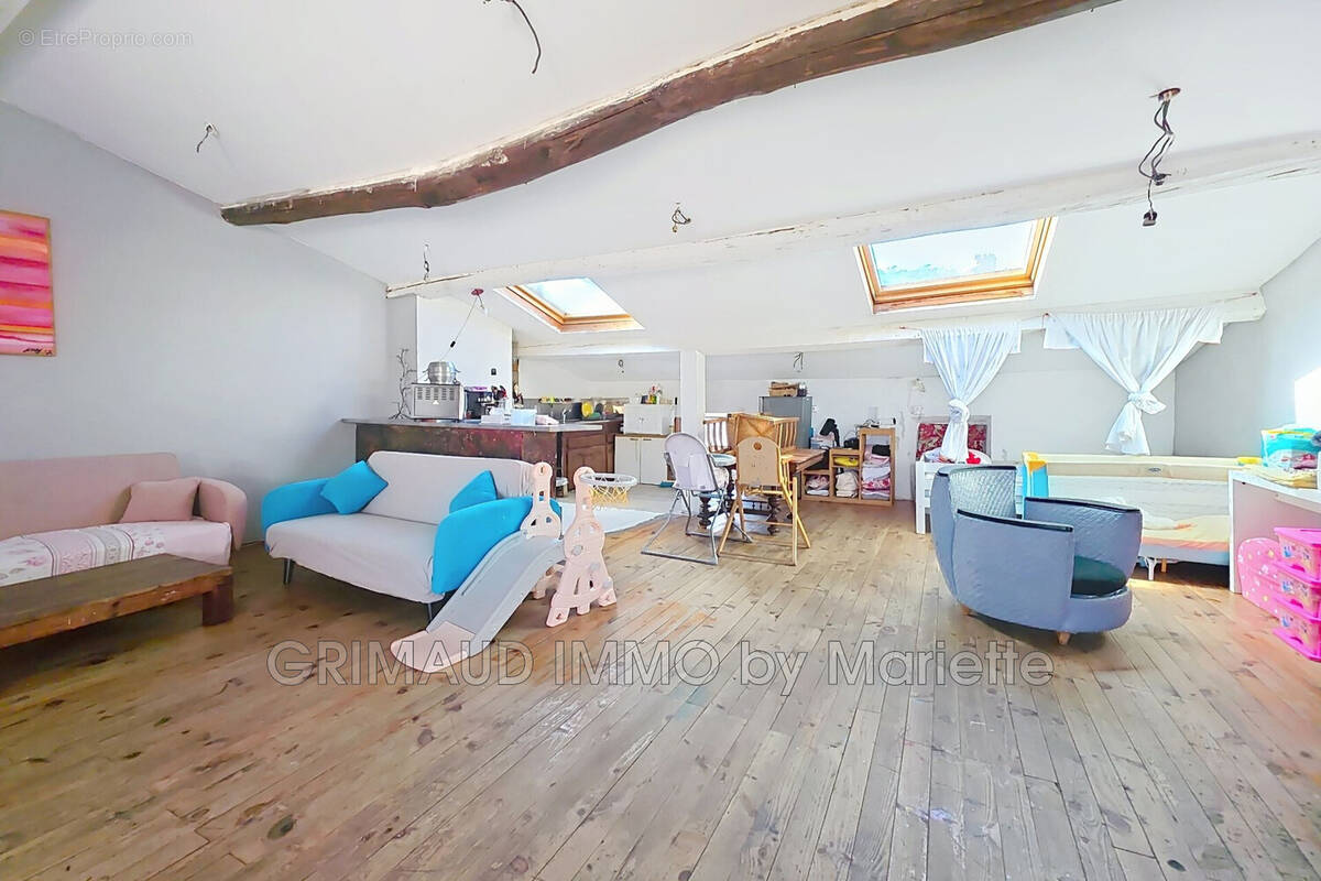 Appartement à LA GARDE-FREINET