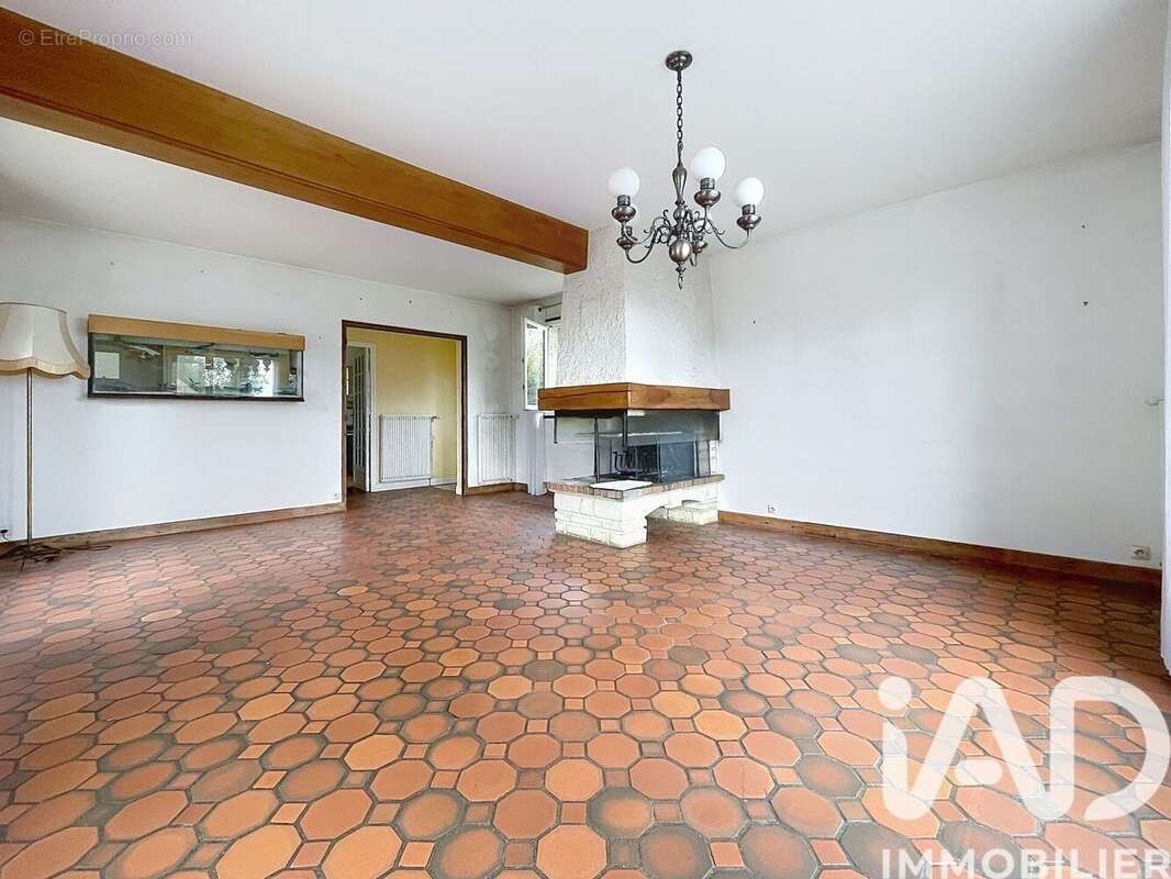 Maison 117 m² à Vicq  - photo 2