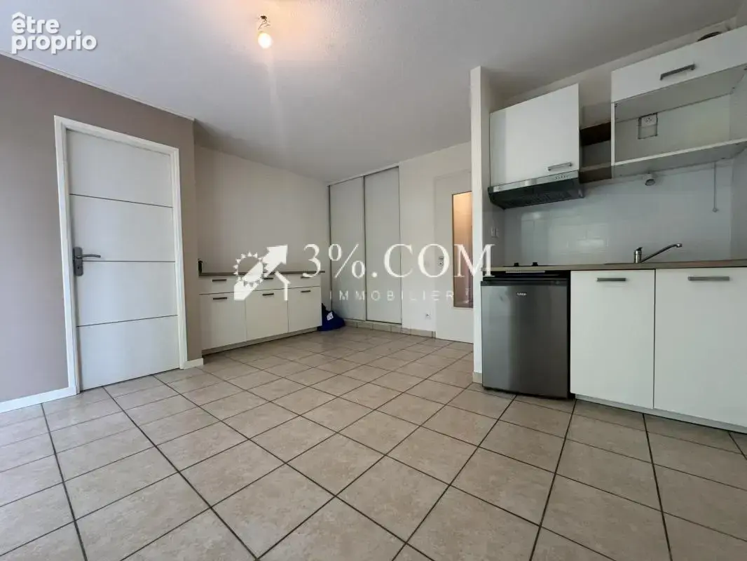 3%.COM Appartement  F2  avec terrasse et parking - photo 2