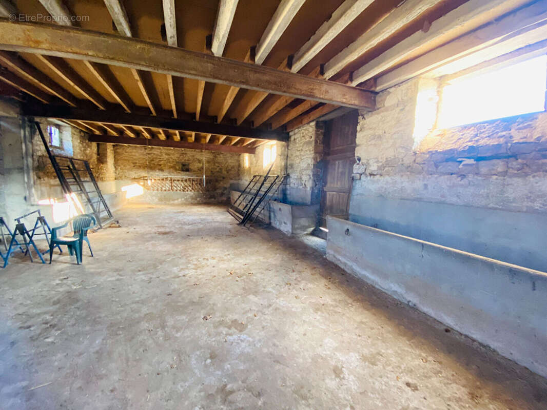 Maison à BAINS-SUR-OUST