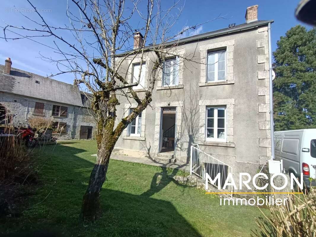 Maison à LE DONZEIL