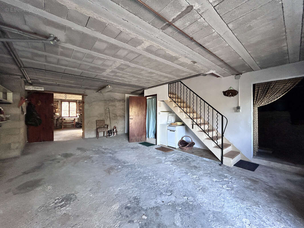 Maison à BEZ-ET-ESPARON