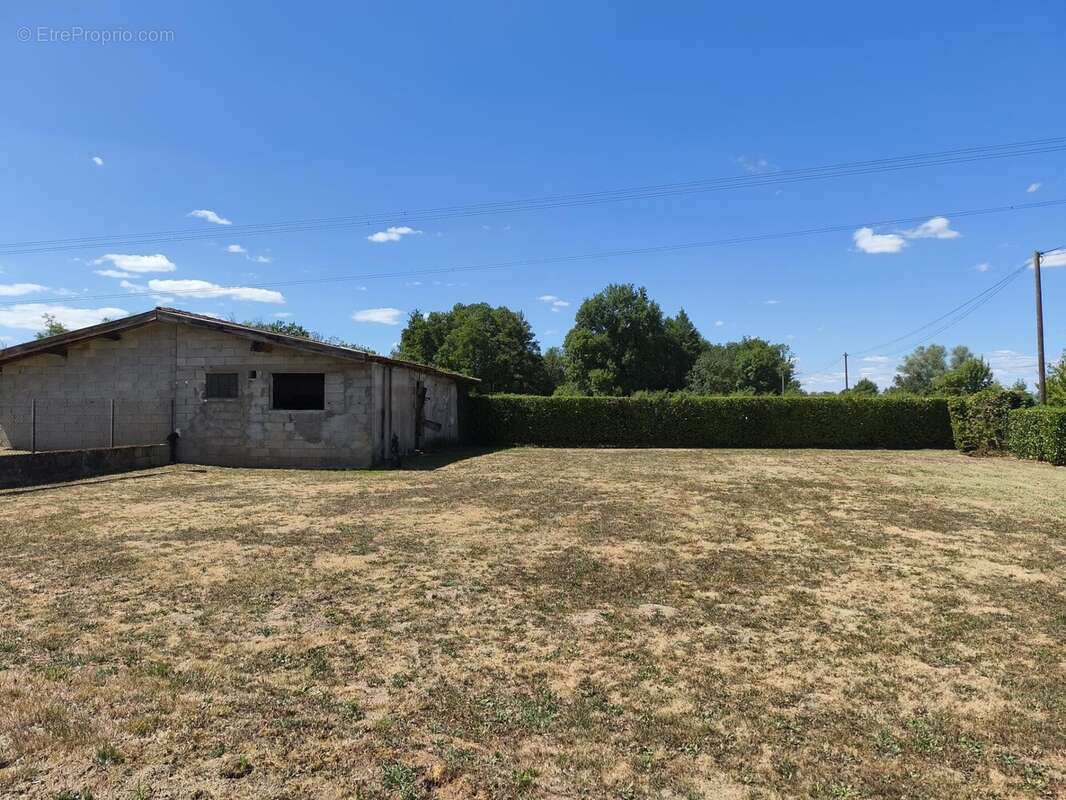 Terrain 641 m² à Crottet  - photo 4