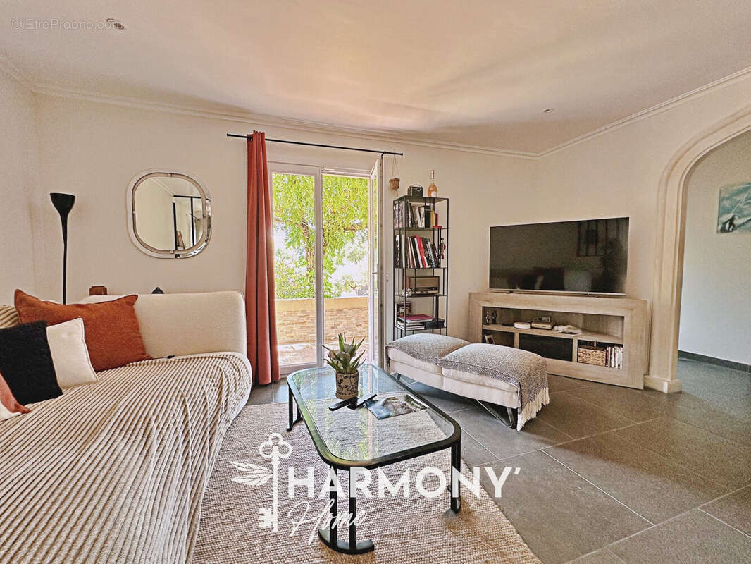 Maison à ROQUEBRUNE-SUR-ARGENS