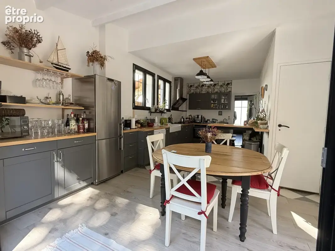 LA ROCHELLE Quartier Lafond   Maison familiale de 136 m2, 4 chambres, garage, piscine et jardin paysager - photo 4