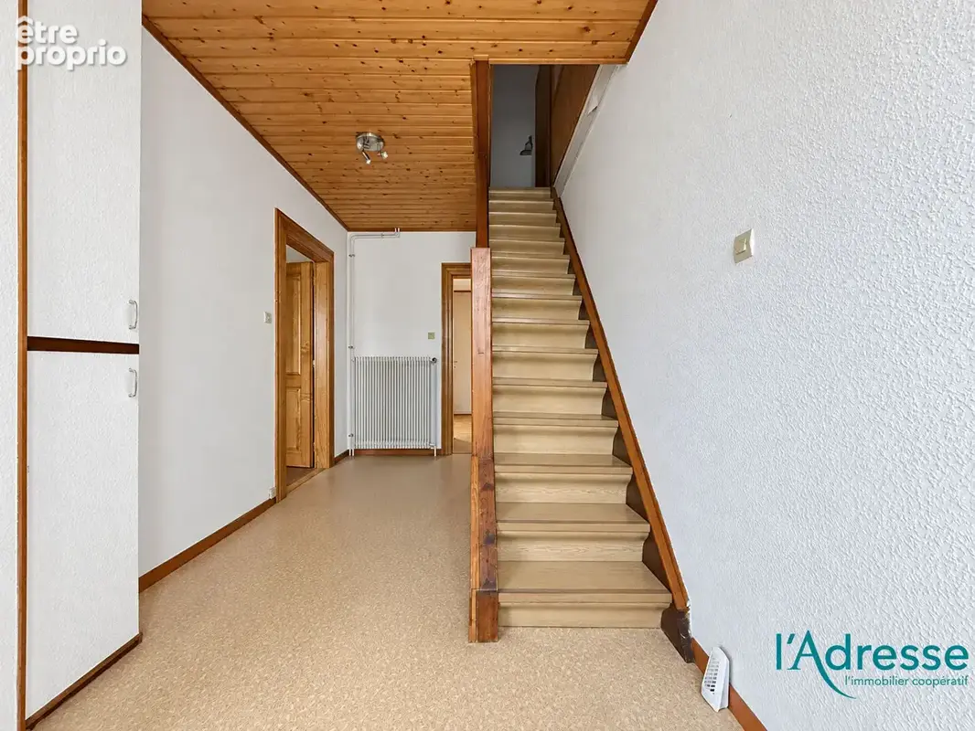 Maison mitoyenne de 91,17 m² avec jardin et dépendance - photo 9