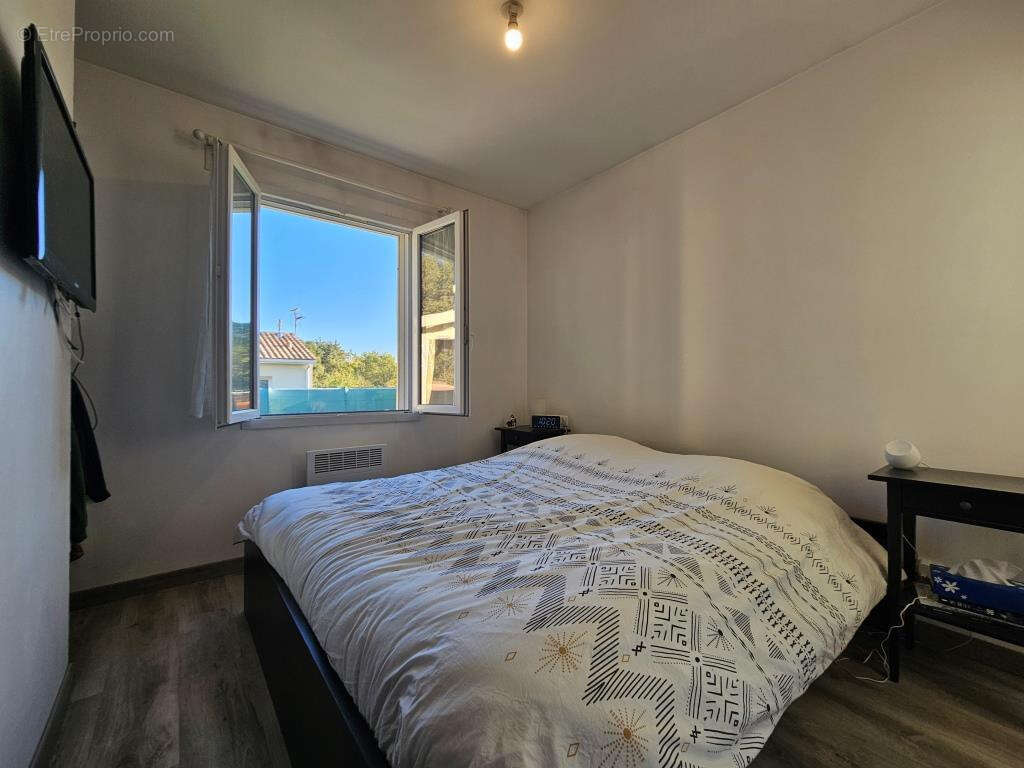 Maison à SAINT-YZAN-DE-SOUDIAC