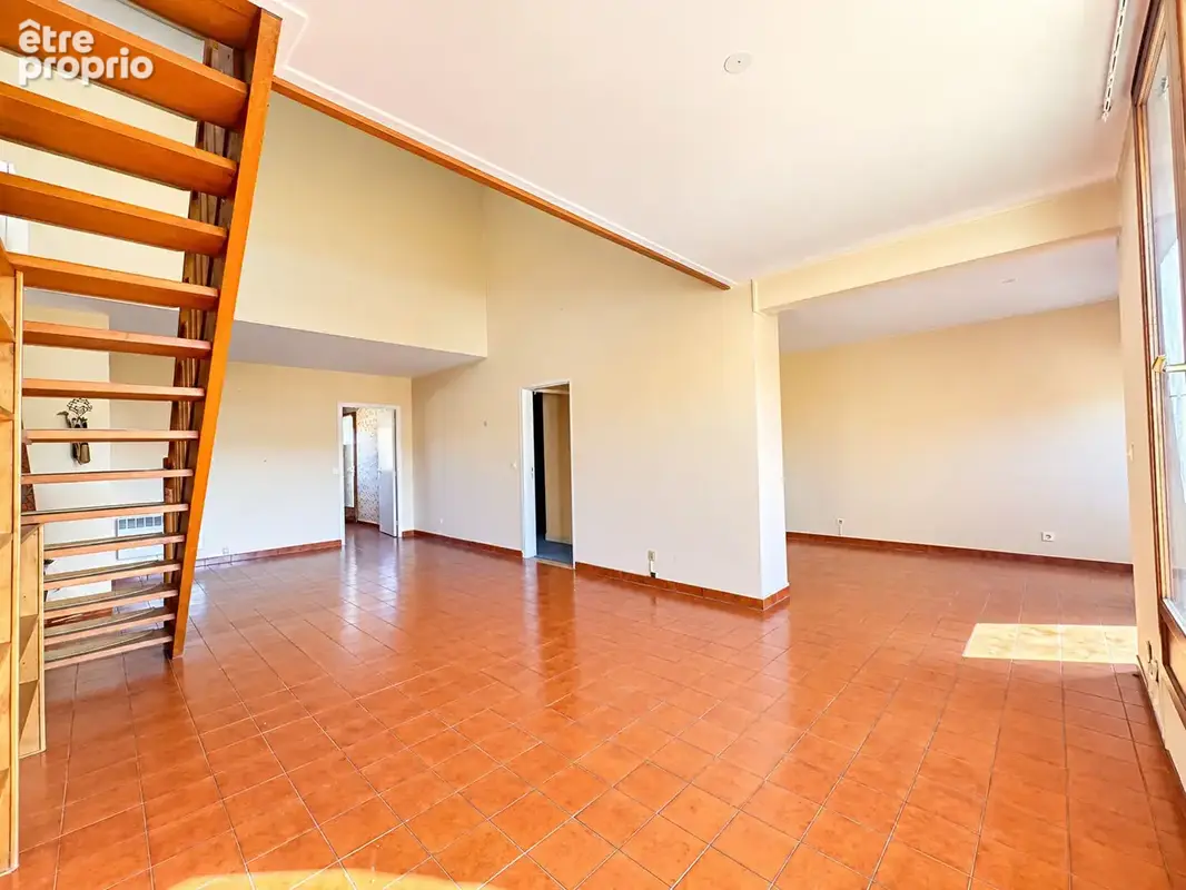 Duplex de 148 m2 avec vue dégagée sur les vignes - Balcon - Terrasse - Cave et Garage - photo 7