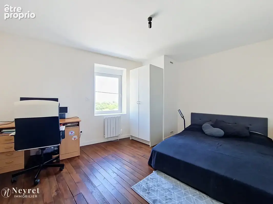 Communay - Maison de ville 151m2 - 4 chambres avec espace bureau - Cour privative de 35m2 - photo 13