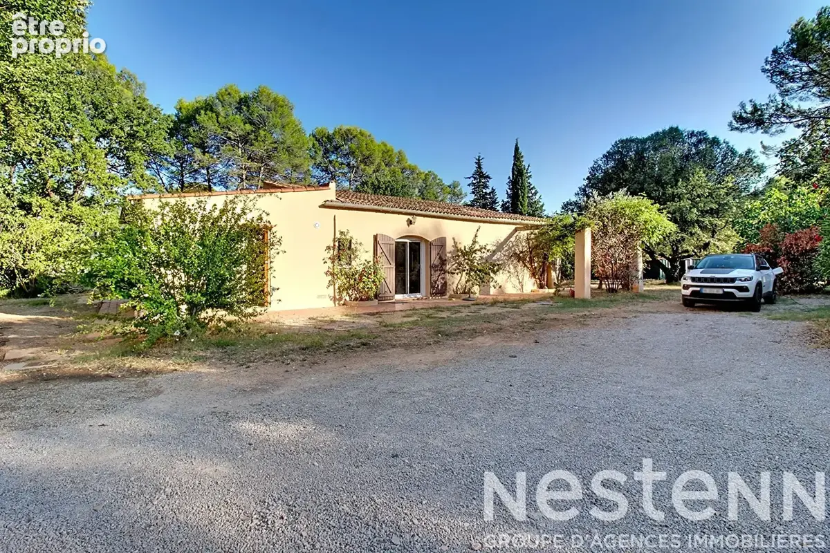 A VENDRE DRAGUIGNAN - Propriété d'environ 240 m² avec deux maisons, studio indépendant, piscine et dépendances sur 3 000 m² de t - photo 11