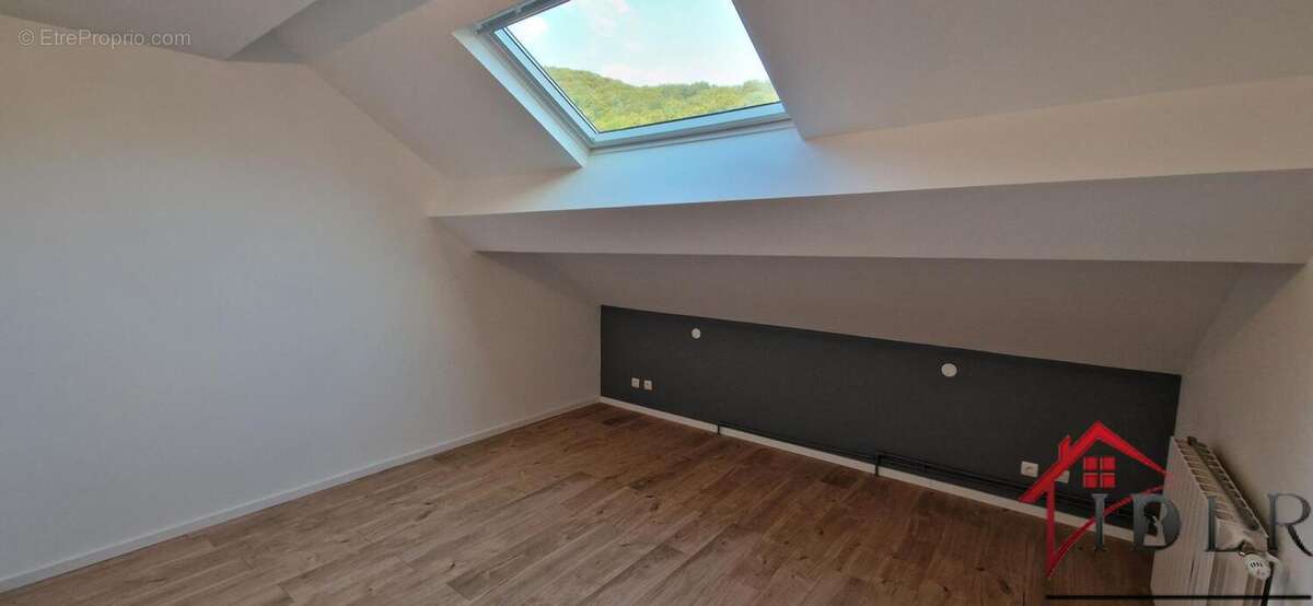 2 logements / 121m2 : Duplex T4 + RDC aménagé en appartement - photo 6