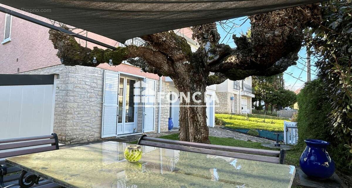 Maison à COULOUNIEIX-CHAMIERS