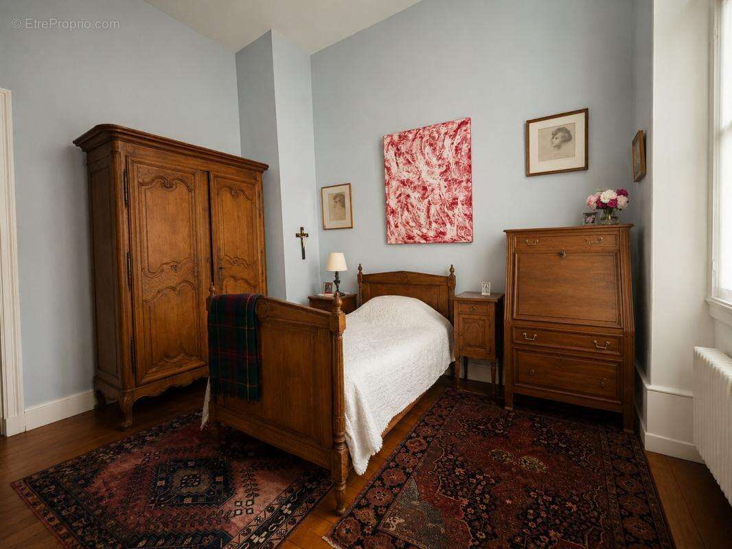 Bourges hypercentre -- rare appartement dans un hôtel particu - photo 6