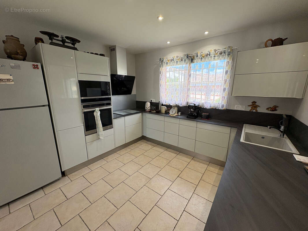 A VENDRE Maison T5 plain pied FROUZINS 31270 - photo 5