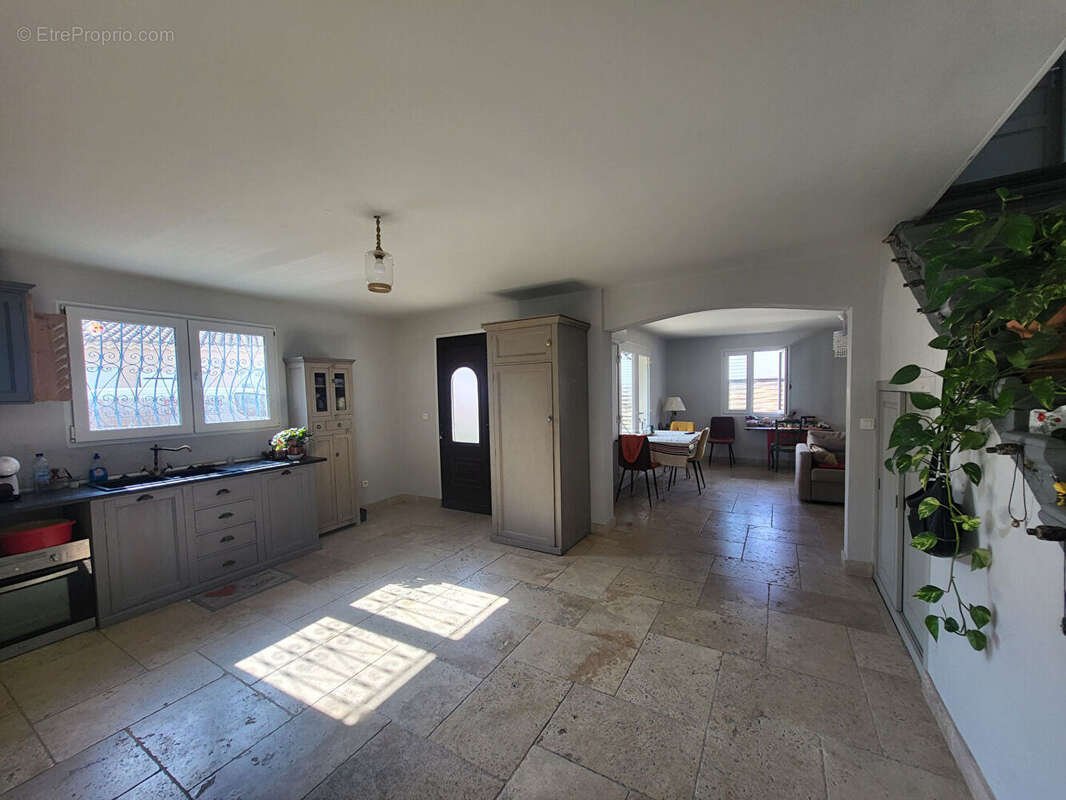 Appartement à L&#039;ISLE-SUR-LA-SORGUE