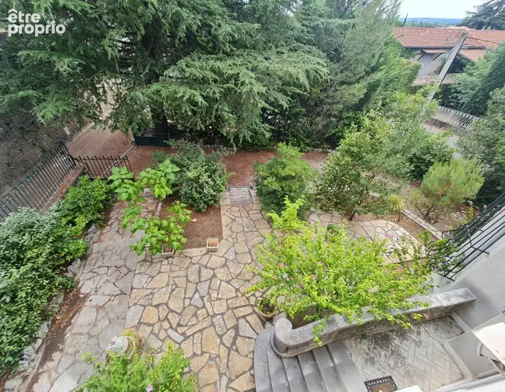 Alès - Maison Bourgeoise 330 m2 sur 1500m² de terrain clos - photo 17