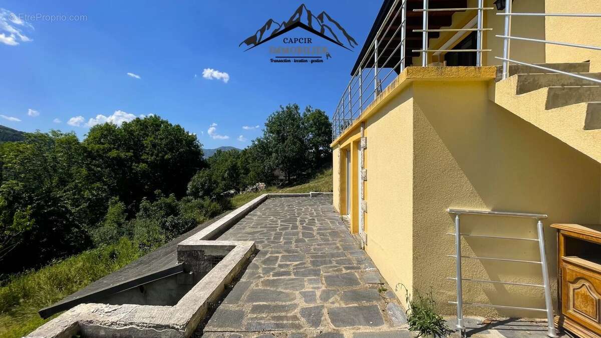 Maison 4 faces avec jardin - QUERIGUT - photo 17